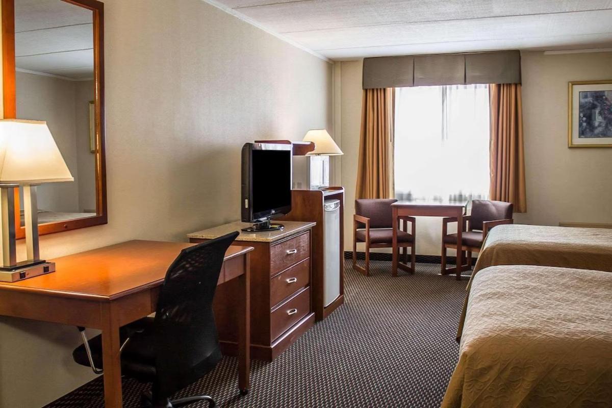 Baymont By Wyndham Youngstown Εξωτερικό φωτογραφία